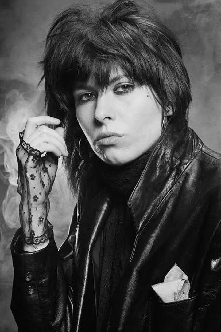 The Pretenders' frontwoman sexes up the shag with lots of smoky black liner.