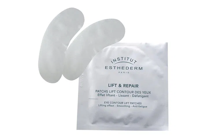 Soaked in a lightweight essence, this improves drainage, moisturises, energises, regenerates and strengthen the delicate eye area with each use.