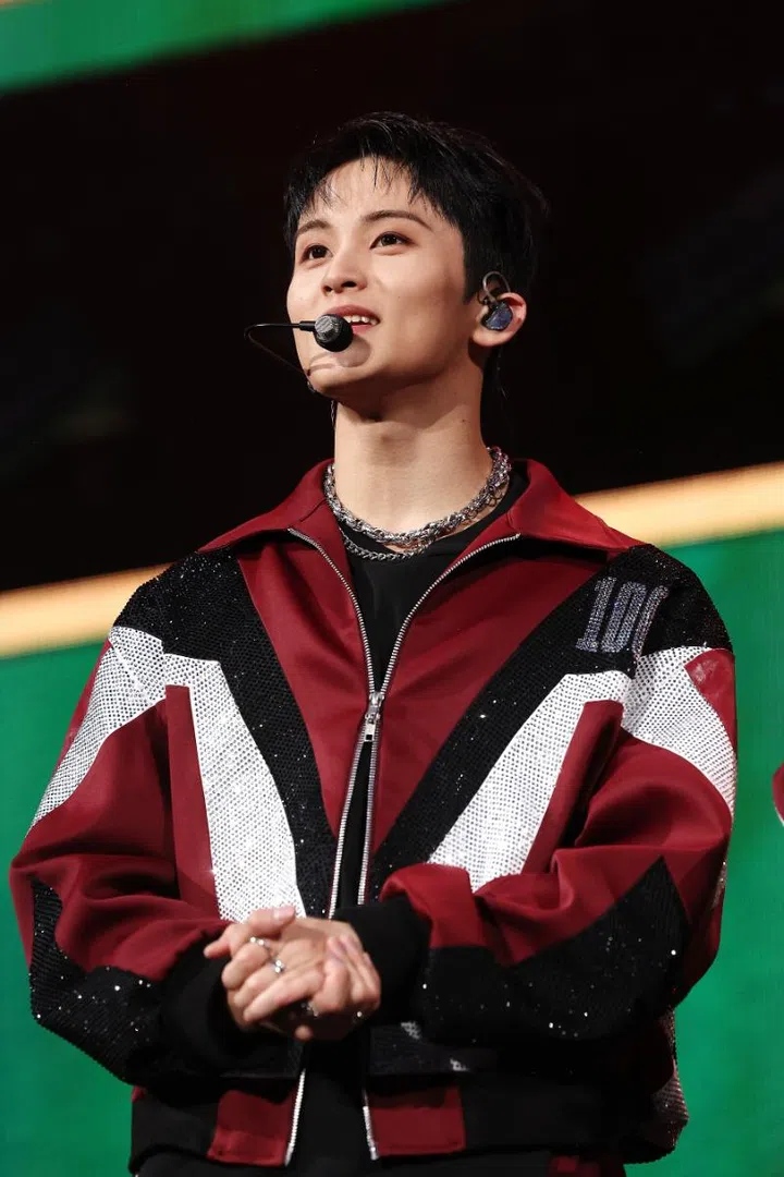 famous leo celebrities | mark lee nct