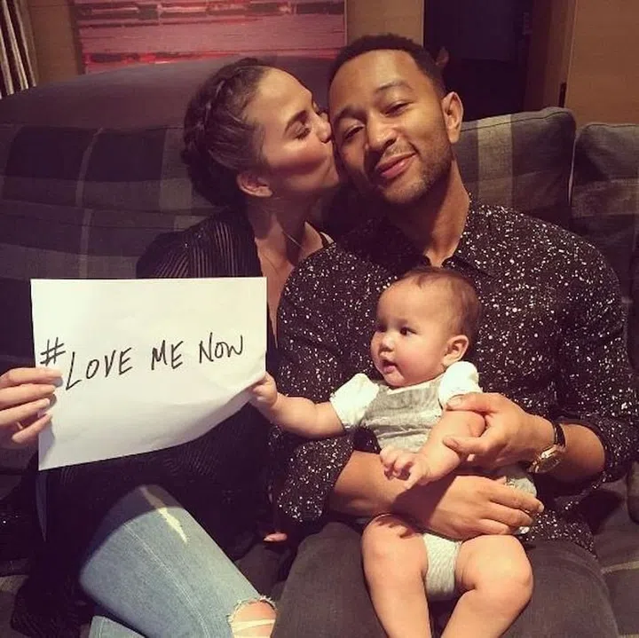 The family that promotes new singles together, stays together. Photo: Instagram