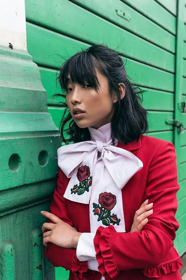 Rounded bangs are ones that are longer on the ends than in the middle. They frame the face without creating any harsh lines. Photo: Instagram @margaret__zhang