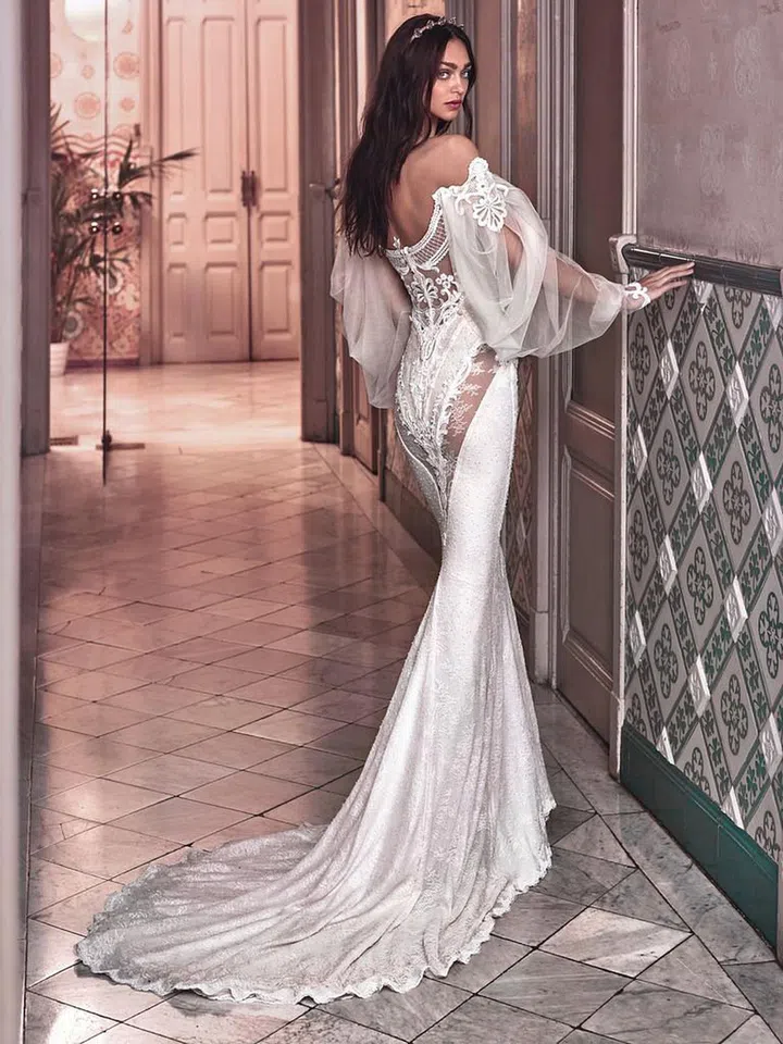A Closer Look At The Wedding Dress Beyoncé Wore For Her And Jay-Z's ...