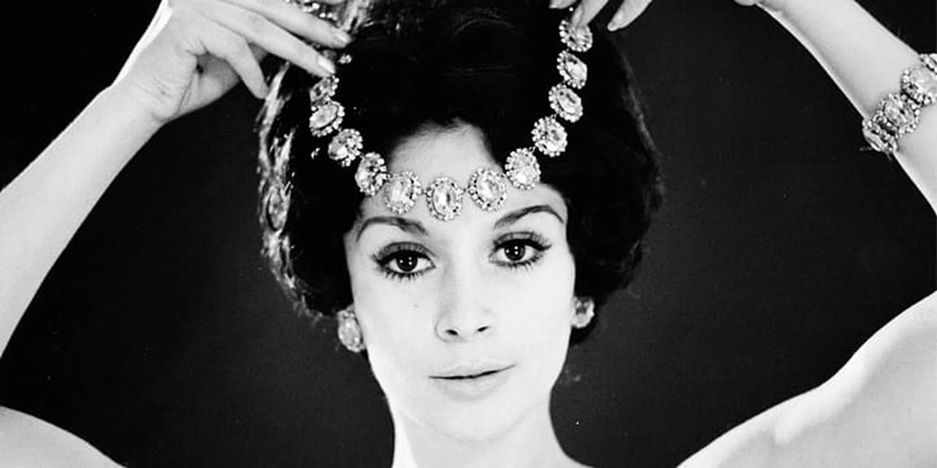 famous sapphire jewels