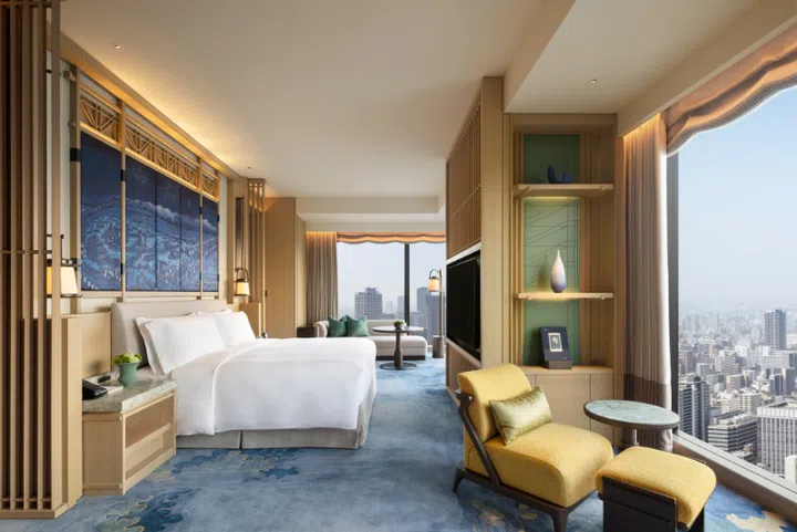 Waldorf Astoria Osaka suite