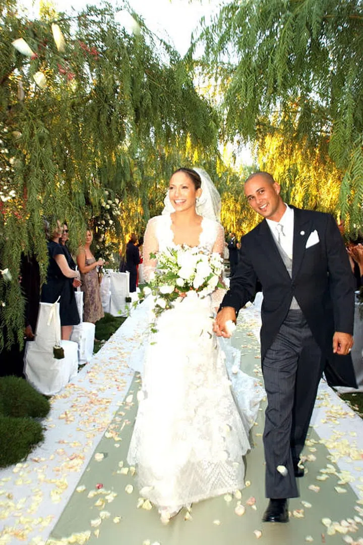 Jennifer Lopez in Valentino