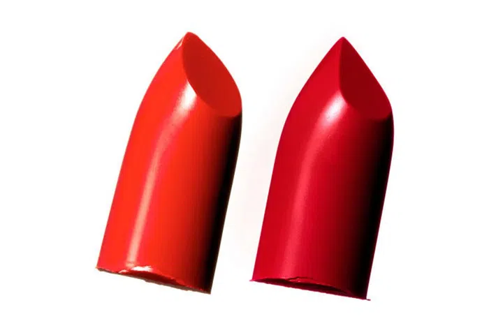  While we were just using regular old under eye concealer to hide our dark circles,YouTube gurus were using red lipstick. Even more surprising, the technique actually works. ; Photo: Studio D