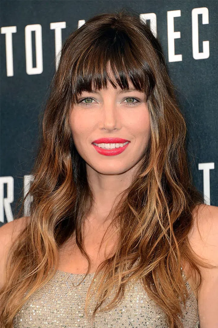 Jessica Biel's beachy ombre ends are offset by rich chestnut bangs.