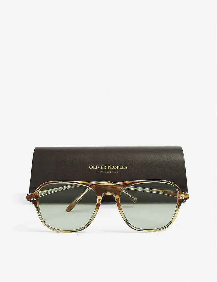 Let Your Style Take Flight With These Editor-Approved Sunglasses