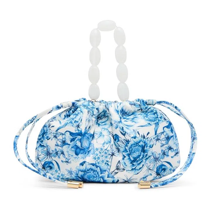 pouch bag trend | betsey johnson