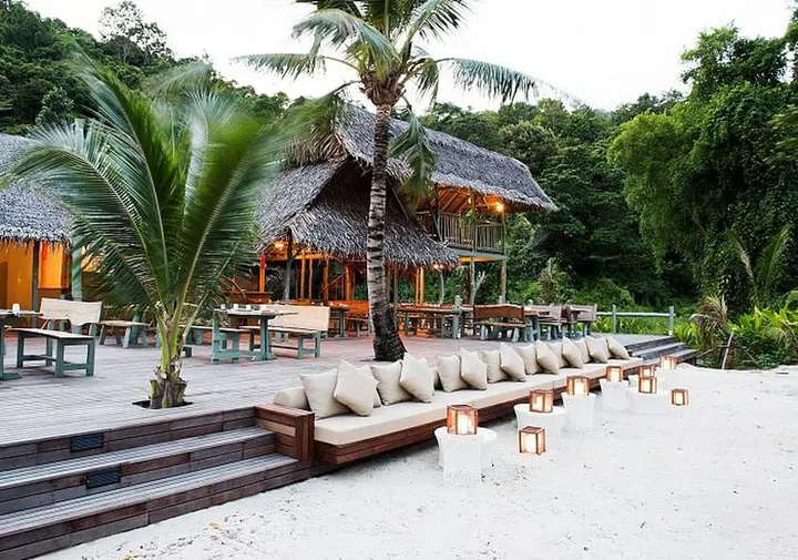 Como Beach Club Restaurant