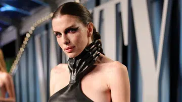 Julia Fox Wore a Clawed Hand Around Her Neck to the Oscars After-Party