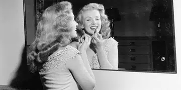 The Best Vintage Beauty Tutorials