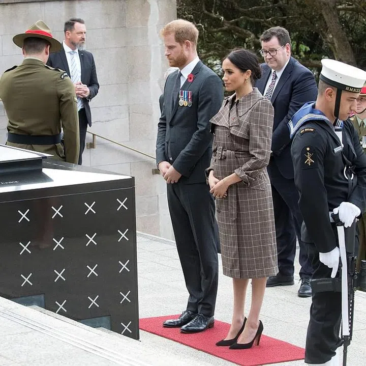 Meghan and Harry visit the National War Memorial. Photo: Getty 
