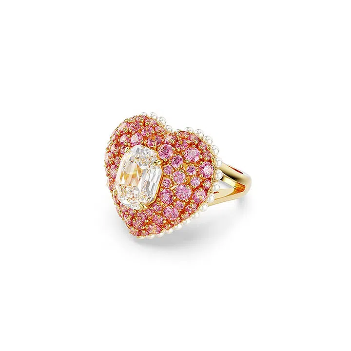 hbsg-swarovski-the-wonder-of-love-1