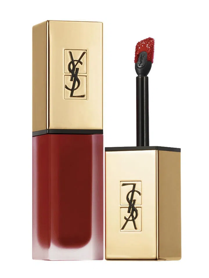 Get the best of both worlds with this ultra-lightweight and long-lasting lip colour which settles into a soft matte finish.