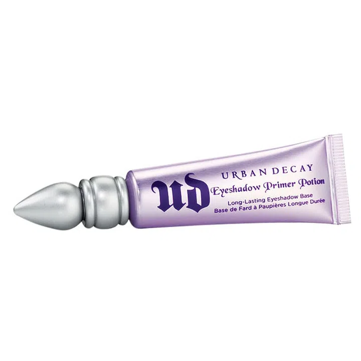 Designed to smooth and even out imperfections and discolourations, this primer intensifies and prolongs eye makeup longevity. 