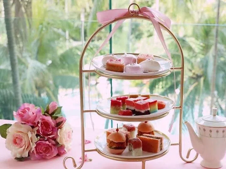 Pink High Tea at The Rose Veranda, Shangri-La Singapore (Photo: Shangri-La Singapore)