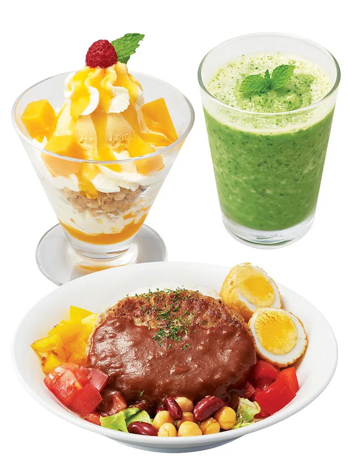 A familiar favourite among busy working professionals and students, this Japanese eatery chain has served the hungry Singaporean public well since opening its first store in the late ’90s. This festive month, why not try the café’s new additions like the Yakiniku Tortilla Salad Wrap or the Wagyu Demi-glace Rice Bowl for quick Christmas shopping sustenance?