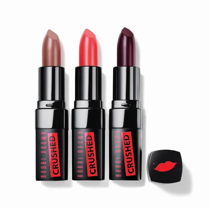 From the perfect everyday nude, to celebrity makeup artist Pony’s favourite shade of Cranberry, Bobbi Brown’s Crushed Lip Color collection is loved for its moisturising wash of soft-matte colour. This nourishing lipstick is loaded with Vitamins C and B, and delivers a blotted-down stain effect in just one swipe, but can be layered throughout the day for rich, pigmented colour.