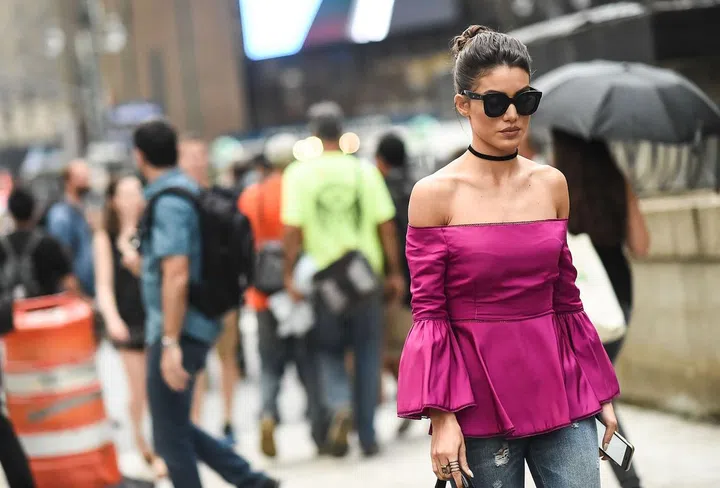NEW YORK, NY - SEPTEMBER 14:  Guests are seen outside the Marchesa show during New York Fashion Week Spring 2017 on September 14, 2016 in New York City.  (Photo by Daniel Zuchnik/Getty Images)