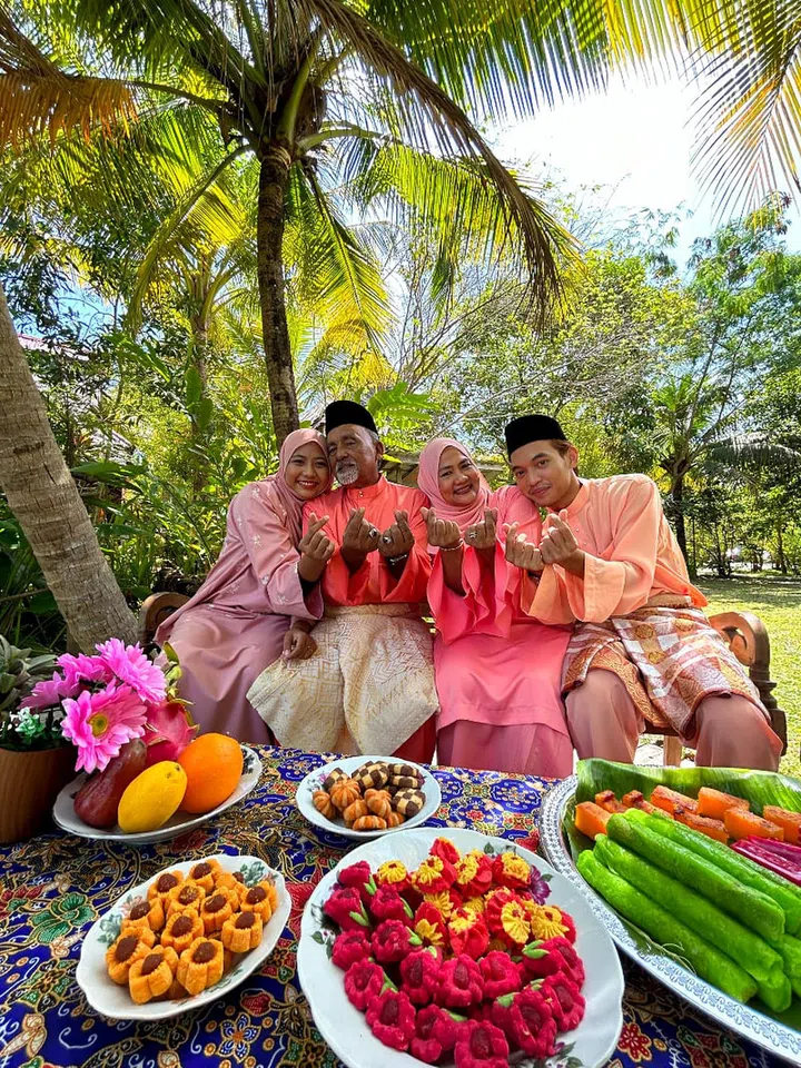 Posing for photos with the new iPhone 14 has never been easier thanks to a wide variety of lenses and editing tools. Photo: Gloria Tso