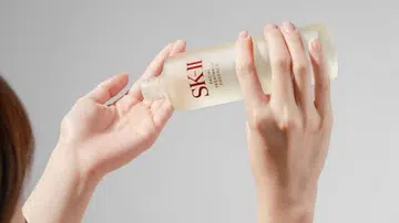 Beauty Editor's Guide- How To Get Rid Of Dark Spots- Feature Image