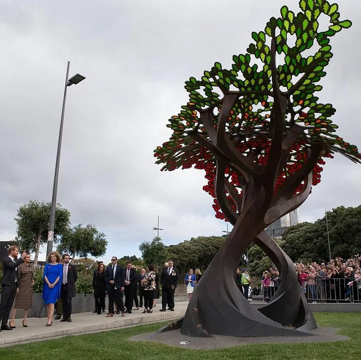 Meghan and Harry visit the National War Memorial. Photo: Getty 