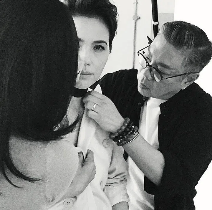 Tan at work, styling veteran Singaporean actress Zoe Tay. (Photo: Jeremy Tan)