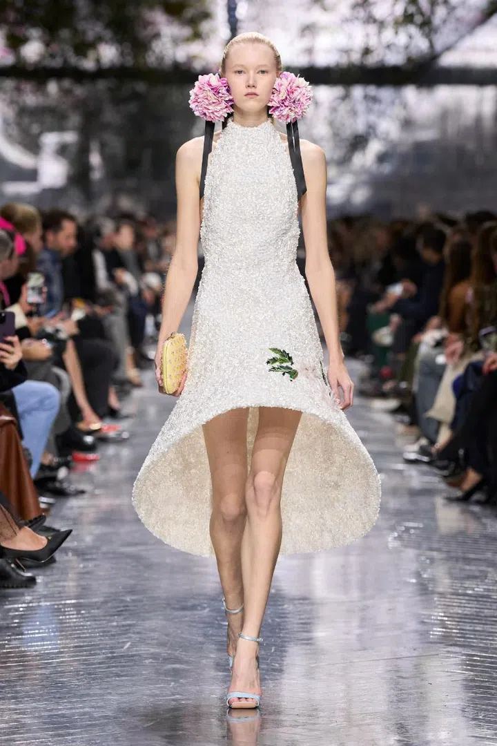 taylor swift wedding dress dior