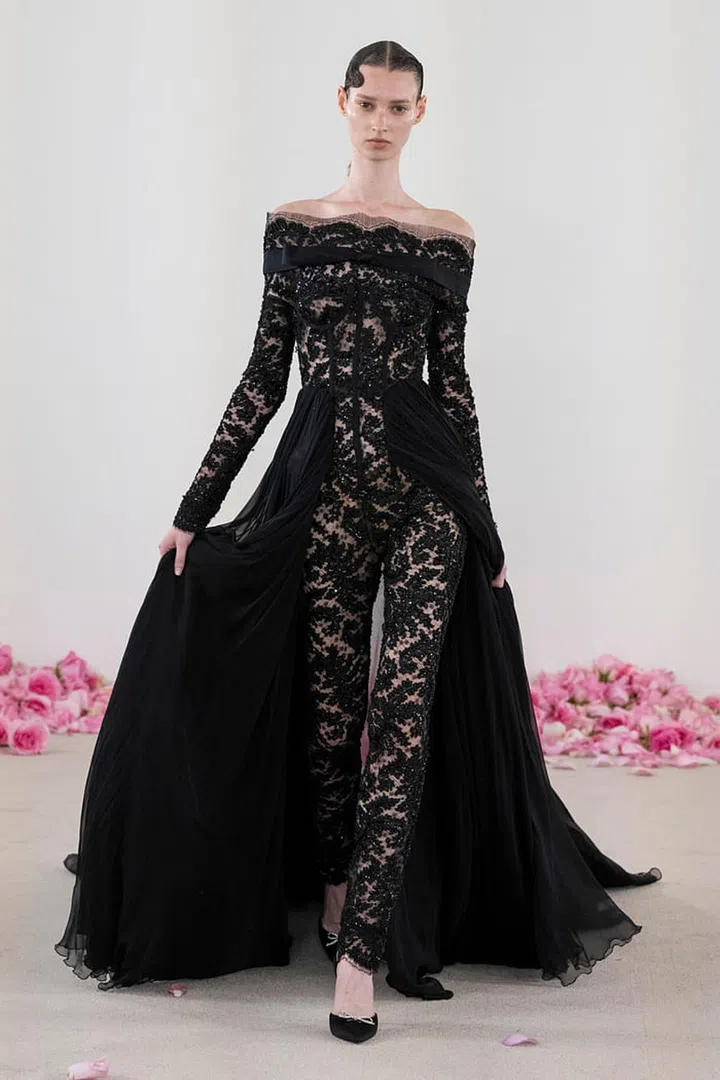 Giambattista Valli,
Fall Winter 2023-24,
Haute couture