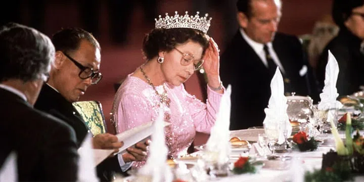 What The Queen Refuses To Eat (And What She Loves The Most)