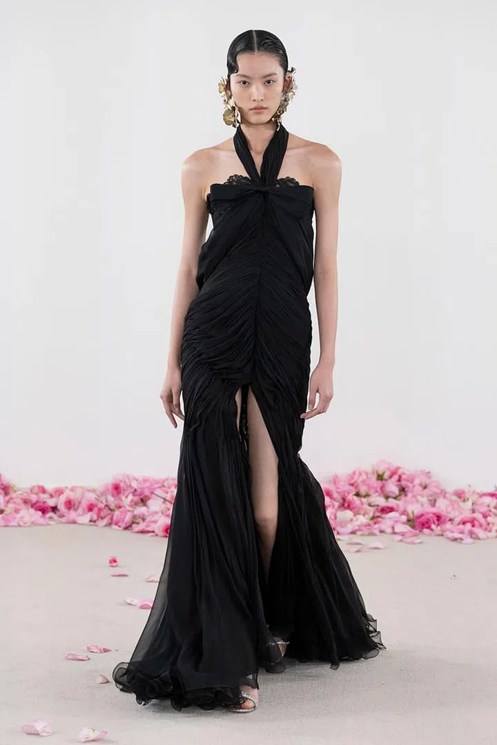 Giambattista Valli,
Fall Winter 2023-24,
Haute couture
