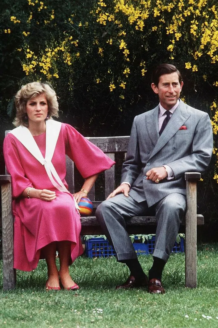 Sitting together in the Kensington Palace gardens. Photo: Getty 
