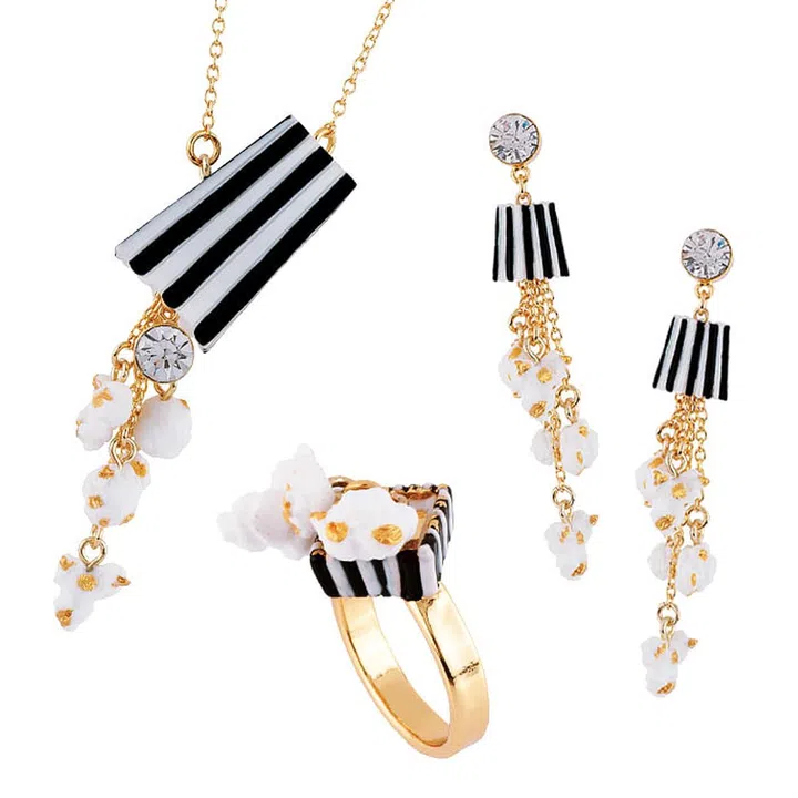 Fashion and food come together in playful ways with N2’s snack-themed baubles. Guilt-free popcorn and cookies? Yes, please!
