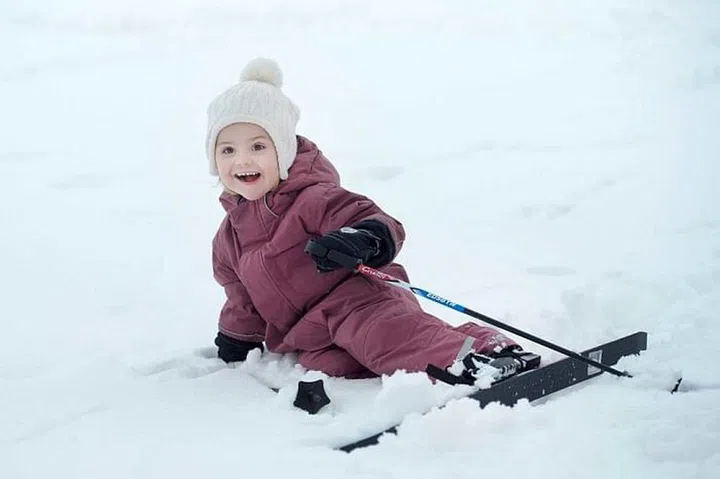 Crown Princess Victoria of Sweden and Prince Daniel, Duke of Västergötland's daughter on February 25, 2015. Photo: Getty 