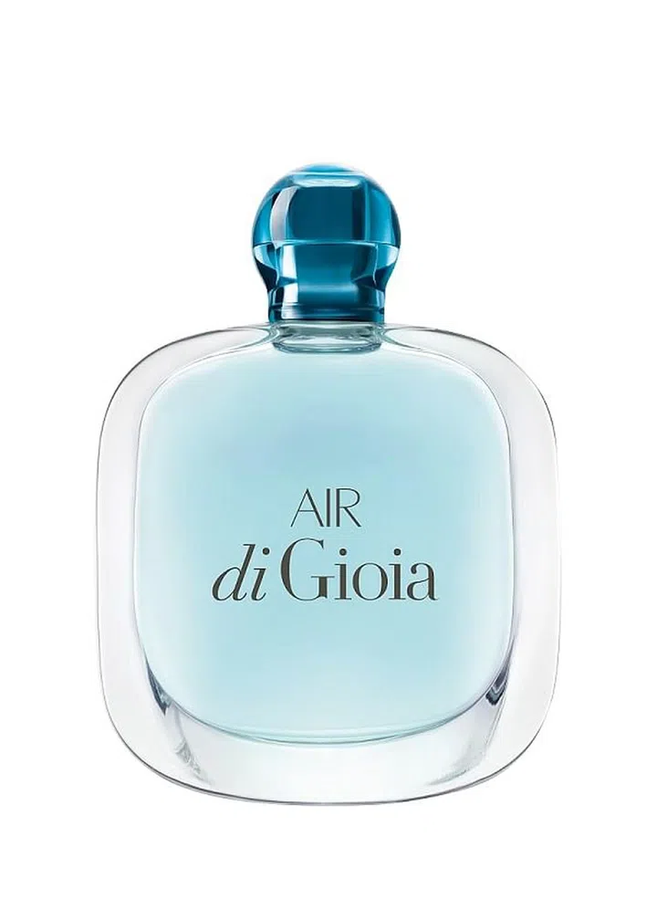 This light-as-a-breeze scent contains nuances of citrus, peonies and patchouli, making it perfect for casual weekends.