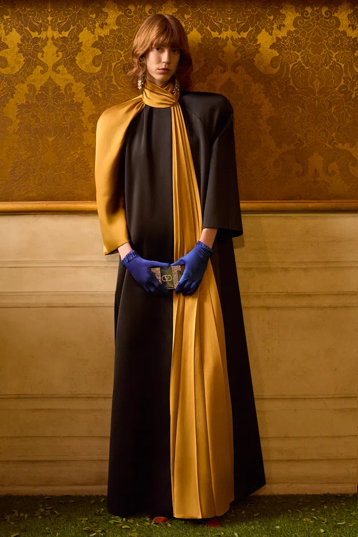 autumn/winter 2026 collection | valentino | creative director valentino | agatha pospieszynska | gold Valentino top-handle bag