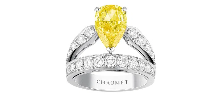 SB0715_Jewels_News_Chaumet Jos+¬phine Tiara Ring in platinum, brilliant-cut diamonds, set with a pear-shaped fancy vivid yellow diamond