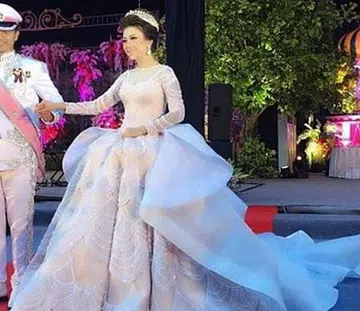 Ivan Gunawan's wedding dress design for Indonesian bride, Intan Azzahra