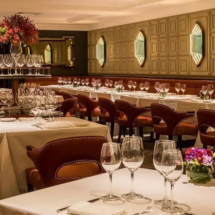 Art Restaurant is an Italian restaurant and bar that boasts a produce-driven menu and features culinary stories of Michelin star Chef-Restaurateur Beppe De Vito. An indulgent Christmas dinner that perfectly melds traditional influences and modern inspirations? Count us in!