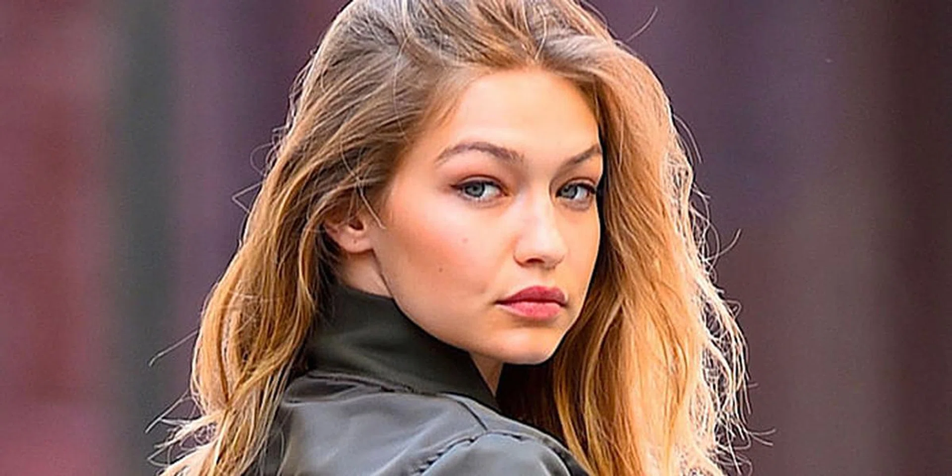 So This Is How Gigi Hadid Gets That Hair