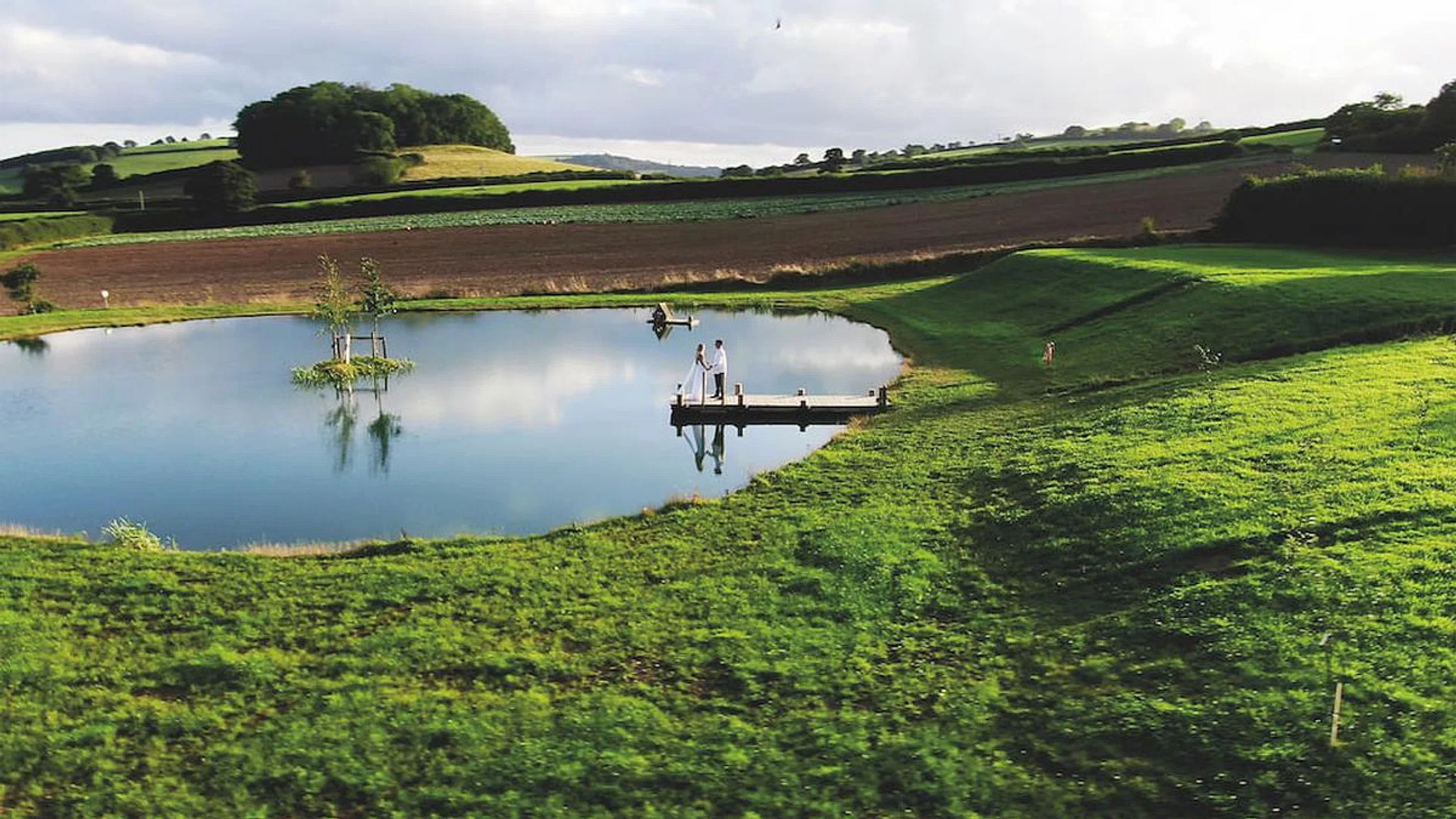 ANRÁN, A Farmhouse In Devon That Blends Big‐City Sophistication And Country Charm