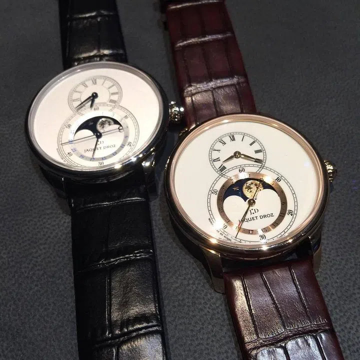 The Grande Seconde Moon bears accuracy that only needs adjustments once every 122 years 