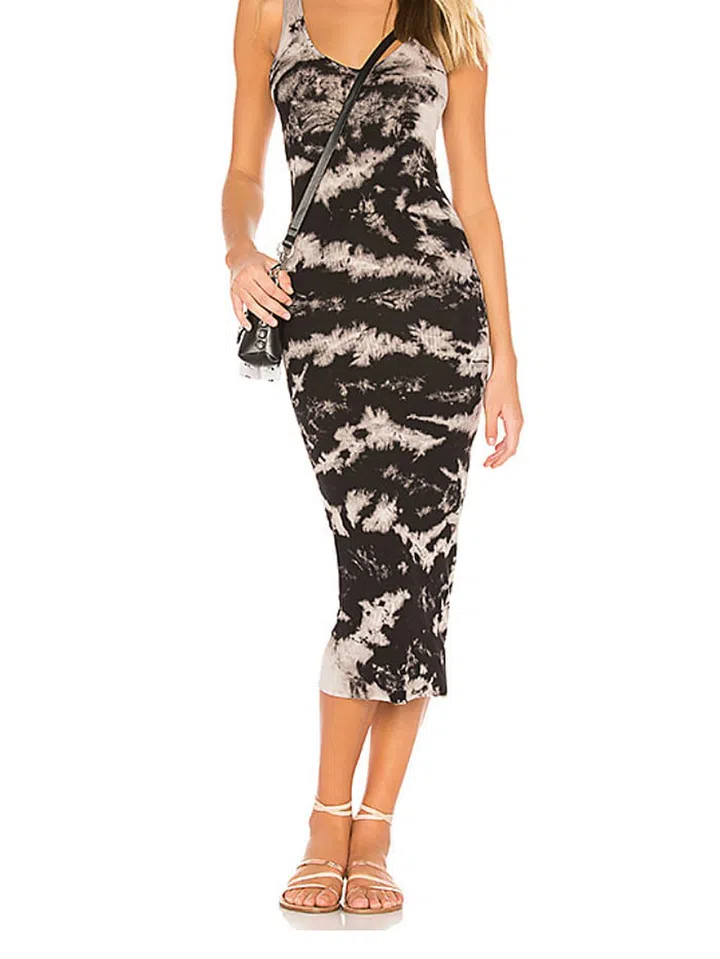 Photo: Revolve Clothing