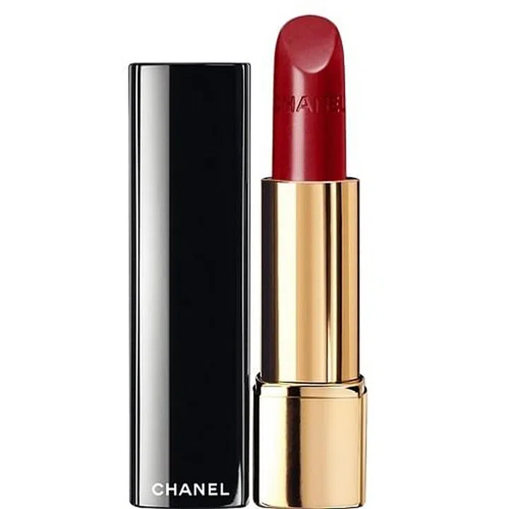This neutral red flatters any skin tone, whether you have cool or warm undertones. 