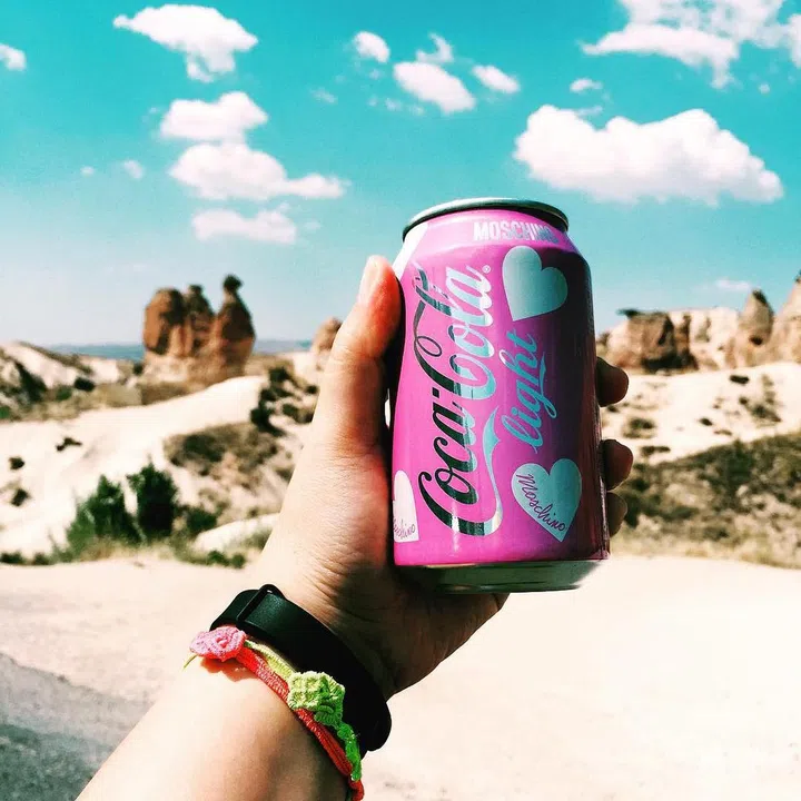 How cute is this pink Moschino coke can?!