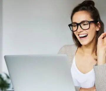 Connect With Your Family &amp; Friends With These Apps
