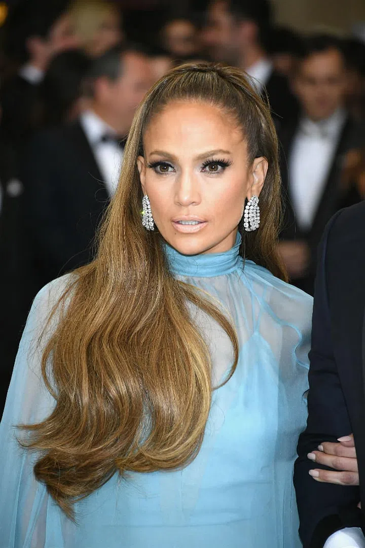 We couldn't think of anyone who glowed brighter than Lopez at the event, with her highlight game shooting off the charts (Photo: Getty)