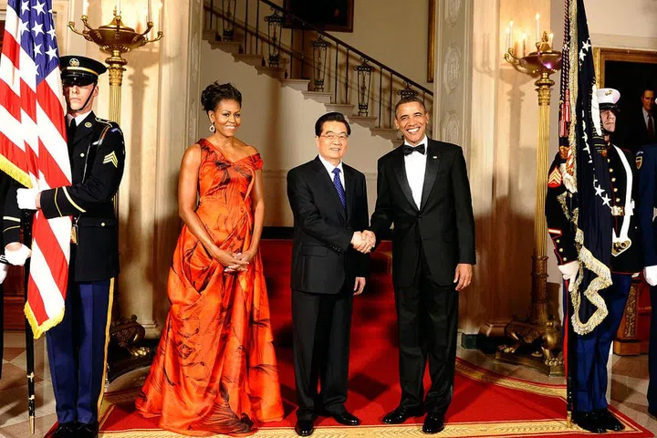 President Barack Obama shakes hands with Chinese President Hu Jintao
