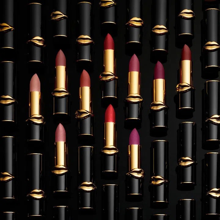 Makeup junkies behold! Renowned makeup artist, Pat McGrath’s eponymous line of makeup is finally making its way to Singapore. Starting December 6, you can now get your hands on her amazing products at Sephora’s website before they hit shelves in early 2019. If you can’t decide what to get, we recommend the MatteTrance Lipsticks. Perfect for professional makeup artists and novices alike, these lipsticks provide a velvety matte finish with intense pigments for a bold and dramatic effect. Thanks to a blend of unique polymers, the lipsticks adhere onto lips like a second skin and feel lightweight. It also contains optical diffusers to soften the look of lines so your lips look and feel smoother and plumper.